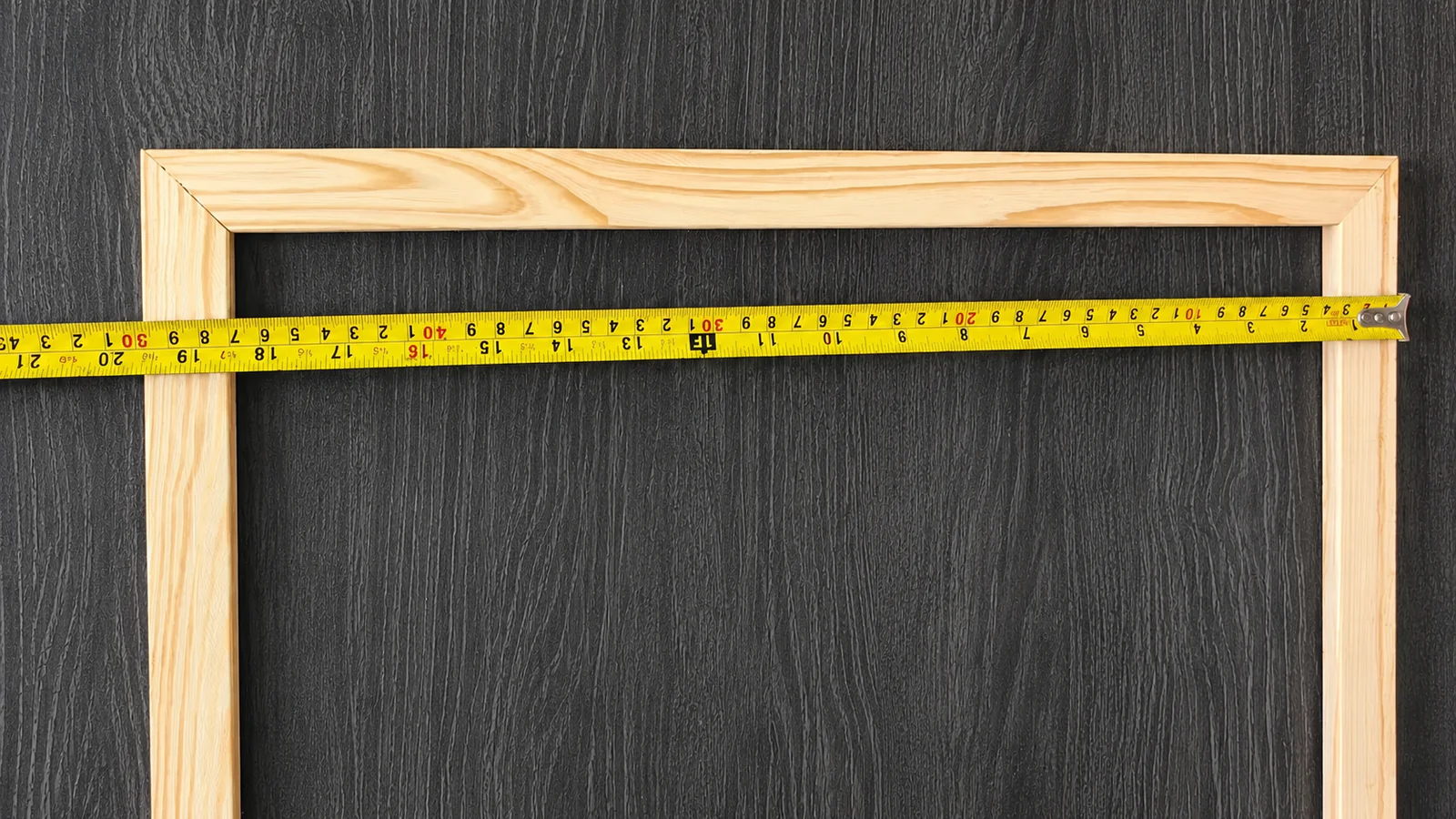 Wooden stretcher bar frame measurement and inspection